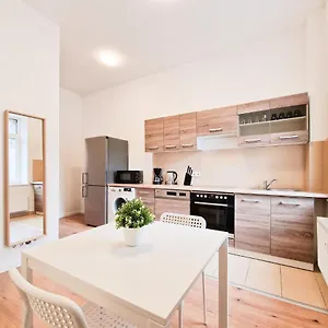 1 - 15min Messe Dus - 10min Oldtown Appartement Düsseldorf